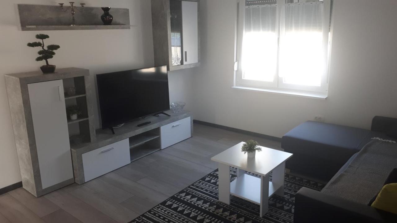 Apartments Kristina Цриквеница Экстерьер фото
