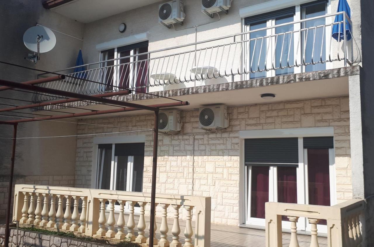 Apartments Kristina Цриквеница Экстерьер фото